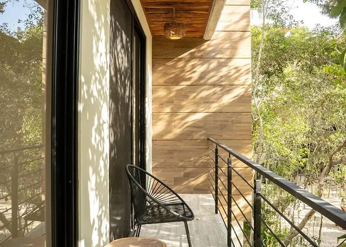 New 1 Bed - - Private Terrace Apartment