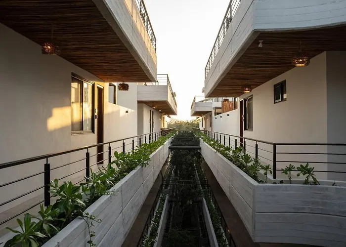 New 1 Bed - - Private Terrace *